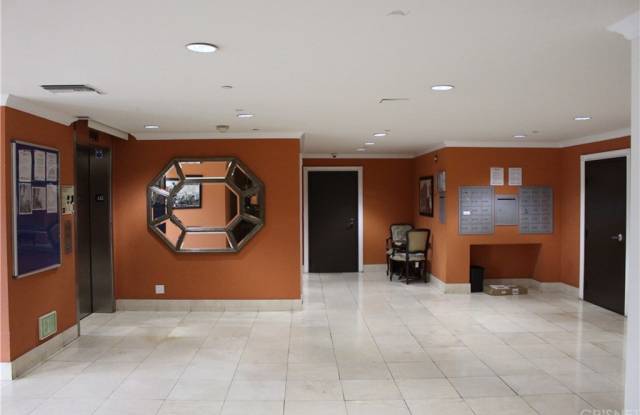 722 S Oxford Avenue Gallery 3