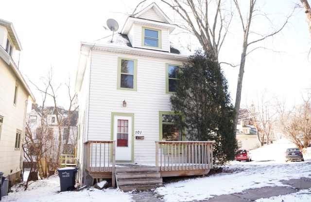 AVAILABLE JUNE - 3 BED 1 BATH photos photos