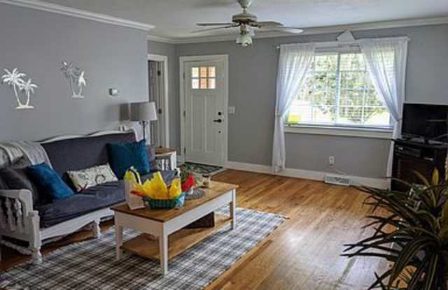 710 Ribaut Road - 710 Ribaut Road, Beaufort, SC 29902