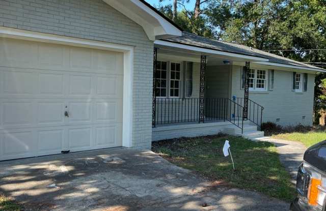 3 Bedroom 2 Bath House in Stiles Point - James Island Charleston - 734 Waterloo Street, James Island, SC 29412