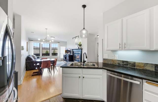 8231 Meadowview Court photos photos