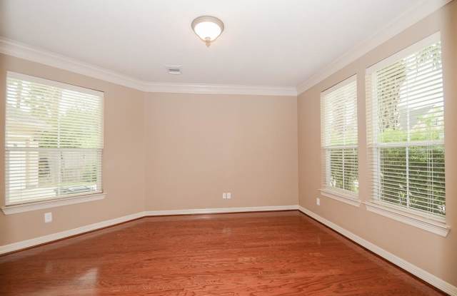 2331 Vinemead Court Gallery 4
