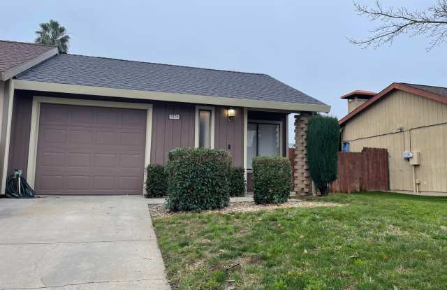 2 Bedroom Duplex for Rent with Garage photos photos