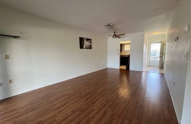 1014 E SOUTH Street Gallery 3