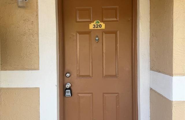 320 E Palm Circle unit: 320 photos photos