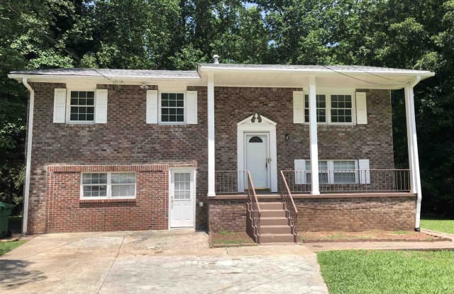 956 Slash Pine Rd - 956 Slash Pine Road, Forest Park, GA 30297