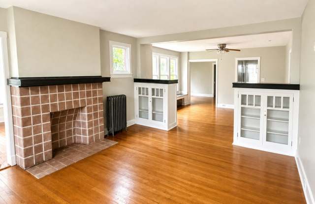 1048 East End Avenue Gallery 1