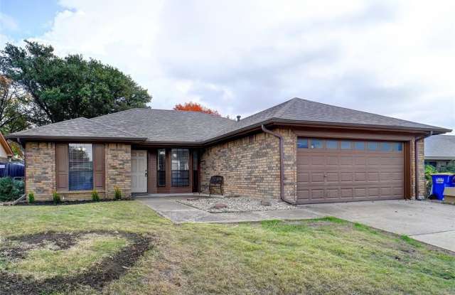 8228 Meadowbrook Drive - 8228 Meadowbrook Drive, Watauga, TX 76148