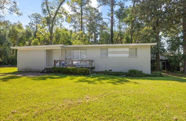 Beautiful 4 bedroom home near FSU! photos photos