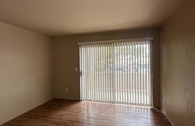 Must See 2 Bedroom Condo! Newly Renovated! Gallery 3