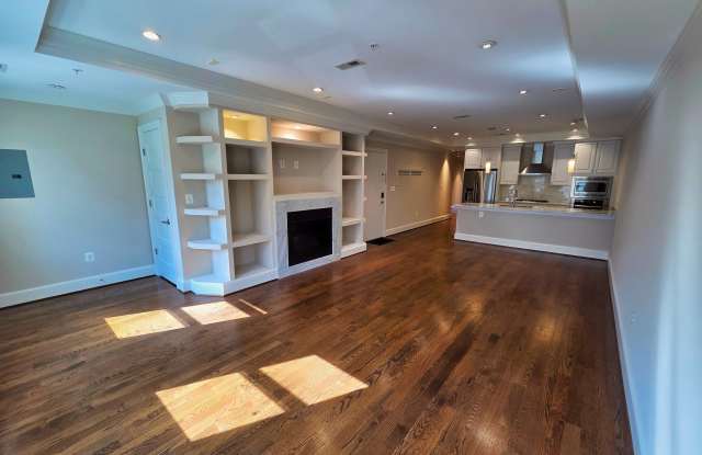 2446 Ontario Road NW #3 Gallery 4