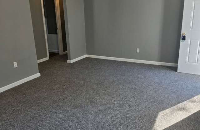 1705 Mullens Gallery 4
