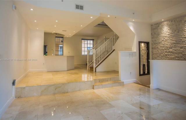 2941 Ne 185th St - 2941 Northeast 185th Street, Aventura, FL 33180