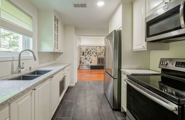 Spacious Plymouth Home with Beautiful Natural Surroundings Gallery 3
