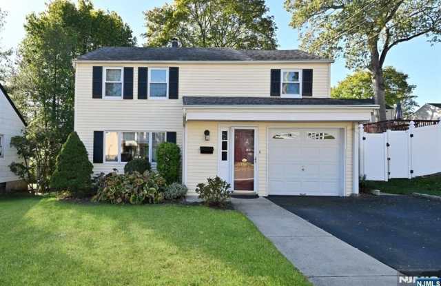 136 Waldwick Avenue - 136 Waldwick Avenue, Waldwick, NJ 07463