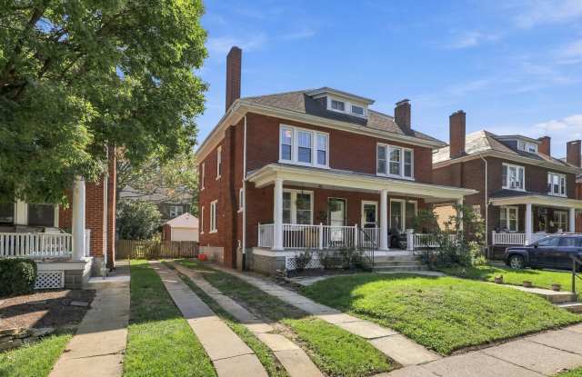 Beautiful 3 BR Home in Grandview Heights! Gallery 1