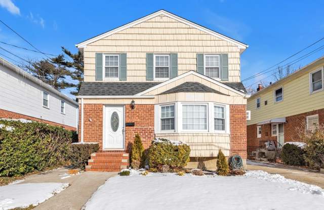 71 W Fenimore Street - 71 West Fenimore Street, Valley Stream, NY 11580