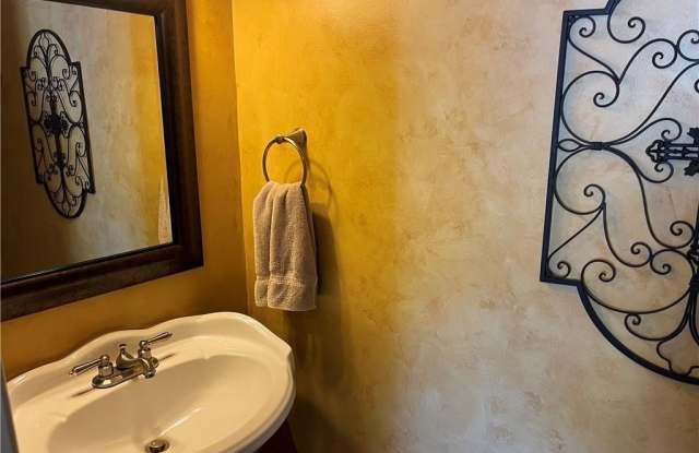 1100 Country Club Place NW Gallery 3