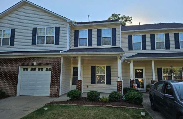 Fantastic 3br 2.5ba Townhome w/ 1st Floor Master & Garage in Holly Springs! Available Now! Gallery 1