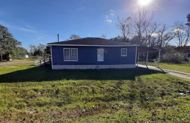 345 S 9th St - 345 West Avenue L, Silsbee, TX 77656