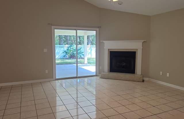 Beautifully Remodeled 3-Bedroom Home in Desirable Oakleaf! Gallery 3