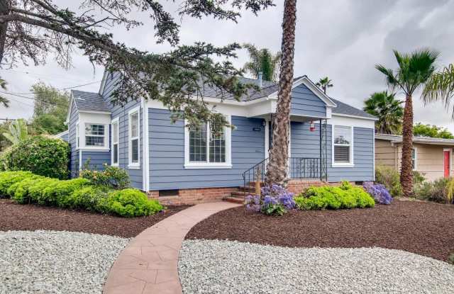 Charismatic 2 Bedroom/1 Bath Home For Rent in South Park! photos photos