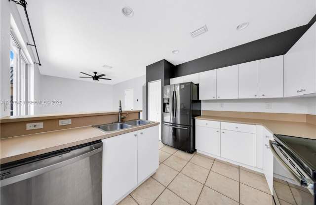 2019 SE 13th Street, Homestead, FL 33035 - 1941 Gallery 4