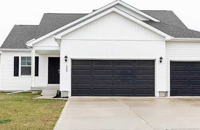 1065 Waukee Avenue photos photos