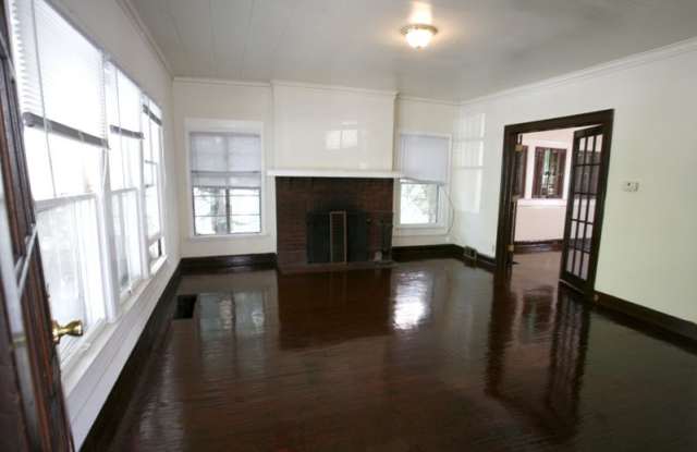 *2027* 4 Bed House!! Great Spot!! photos photos