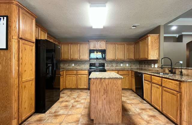 RENT REDUCTION & NEW IN MANAGEMENT - COMING SOON! Gallery 4