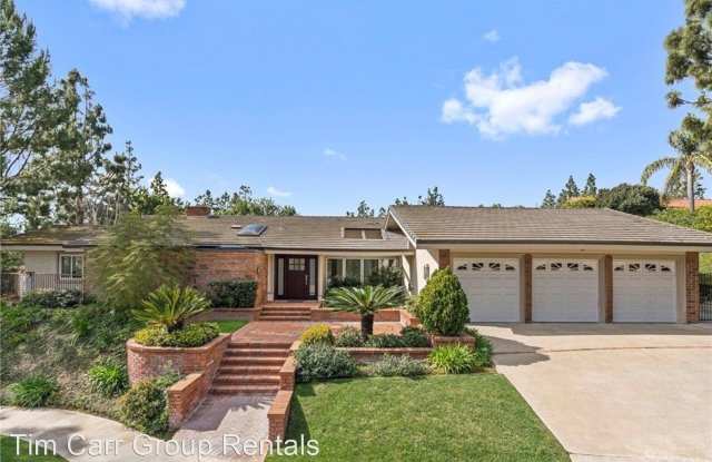 17 Pinehurst Lane - 17 Pinehurst Lane, Newport Beach, CA 92660