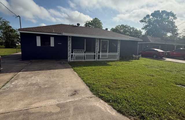 Rental in Groves, Tx photos photos