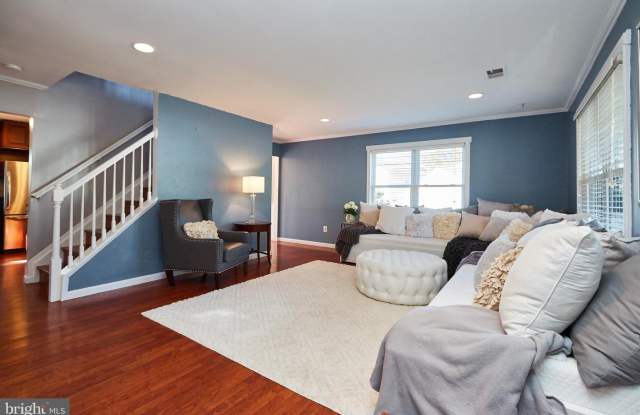13513 COATES LN Gallery 4