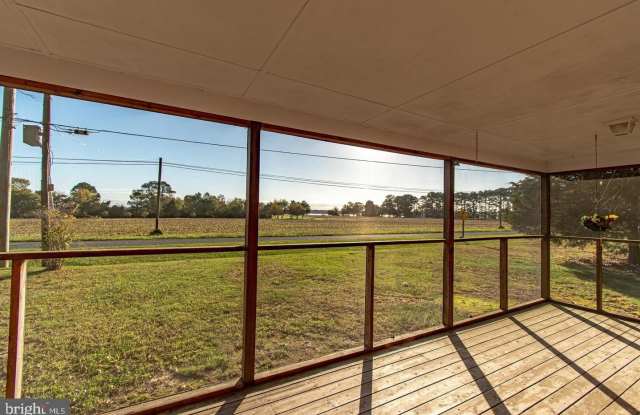7612 SHERWOOD Road Gallery 3
