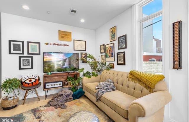 408 W THOMPSON ST. - 408 W Thompson St, Philadelphia, PA 19122