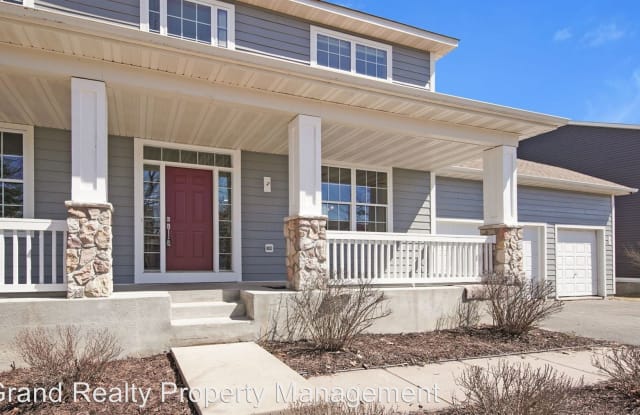 11519 Arnold Palmer Dr - 11519 Arnold Palmer Drive Northeast, Blaine, MN 55449