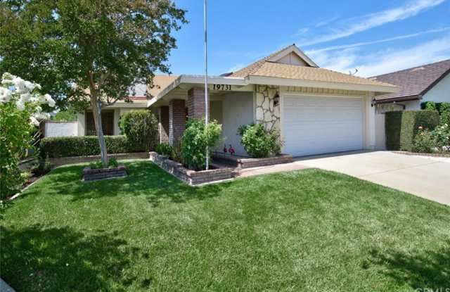 19731 GREENLEAF Gallery 3