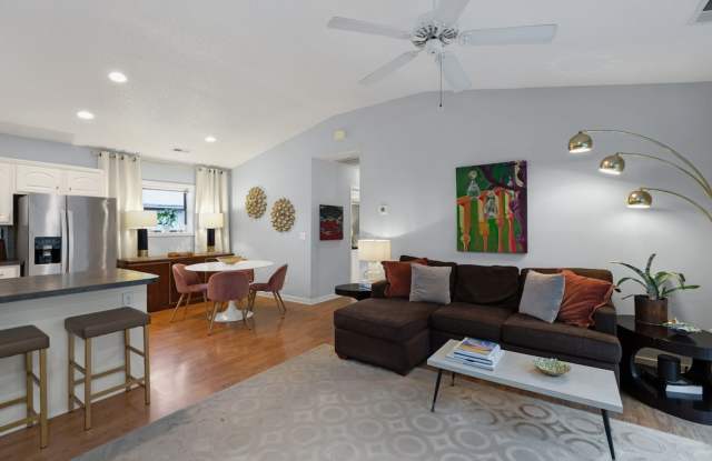 Comfortable 3 Bedroom Patio Home in a Convenient Wilmington Location Gallery 3