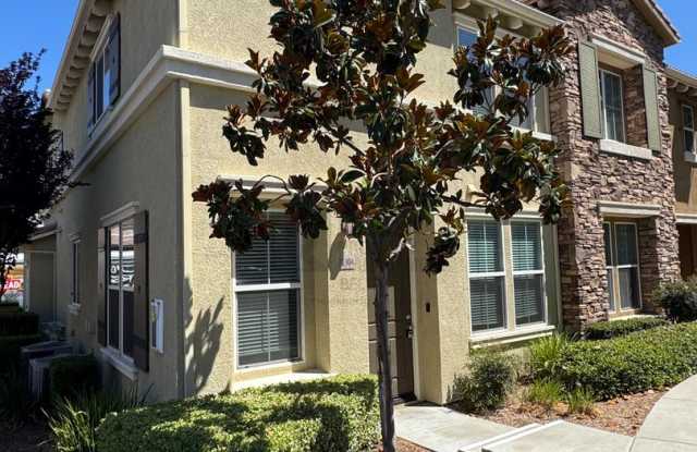 Resort-Style Living Awaits in This Spacious Canyon Hills 3-Bedroom Condo photos photos