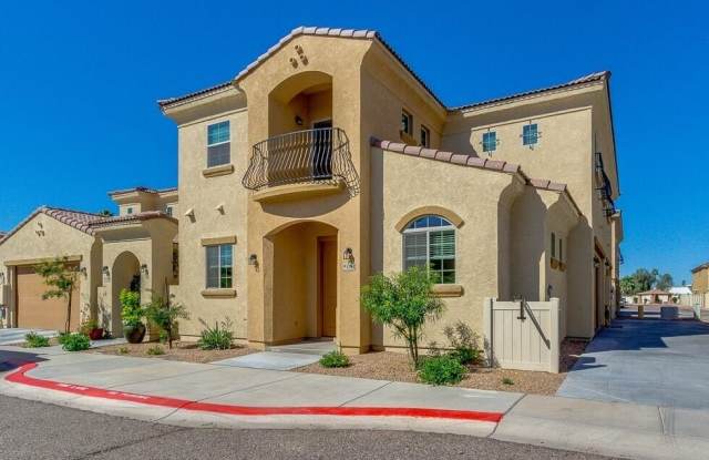 1367 S COUNTRY CLUB Drive Gallery 2