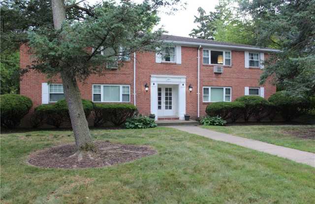 East Avenue Deluxe photos photos