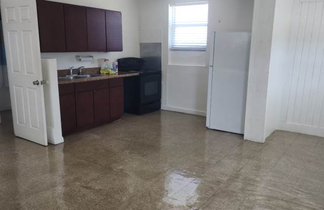 4422 North Clark Avenue photos photos