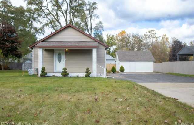 743 Hollister Street - 743 Hollister Street, Pontiac, MI 48340