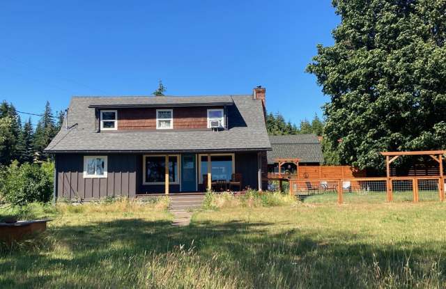 Charming 3 Bedroom 2 Bath home in White Salmon. photos photos