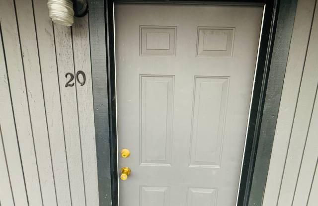 2 bed 1 bath apartment for rent in South Lake Tahoe Gallery 2