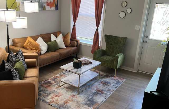 Charming 2BR Townhome in Dayton - 8 Clay Street, Dayton, OH 45402