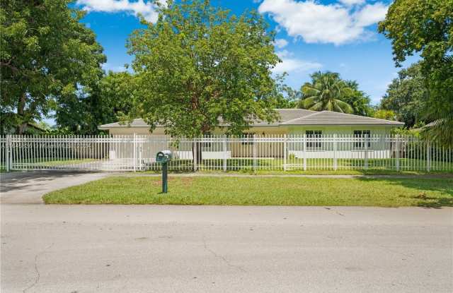 16601 SW 92nd Ave - 16601 Southwest 92nd Avenue, Palmetto Bay, FL 33157