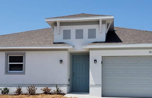 ***4/2 HOME IN PALM BAY - 1069 Waco Boulevard Southeast, Palm Bay, FL 32909