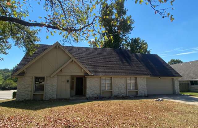 Spacious 4 Bedroom in South Tulsa - 3634 East 70th Place, Tulsa, OK 74136