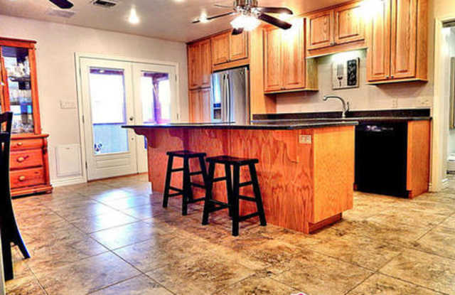 3009 East Corrine Drive Gallery 3
